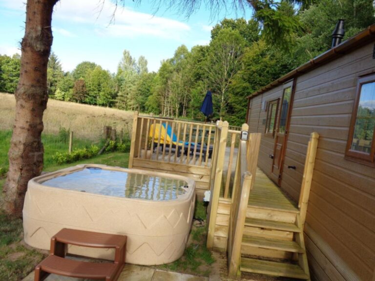 Dollar lodge and holiday home park hot tub in scotland