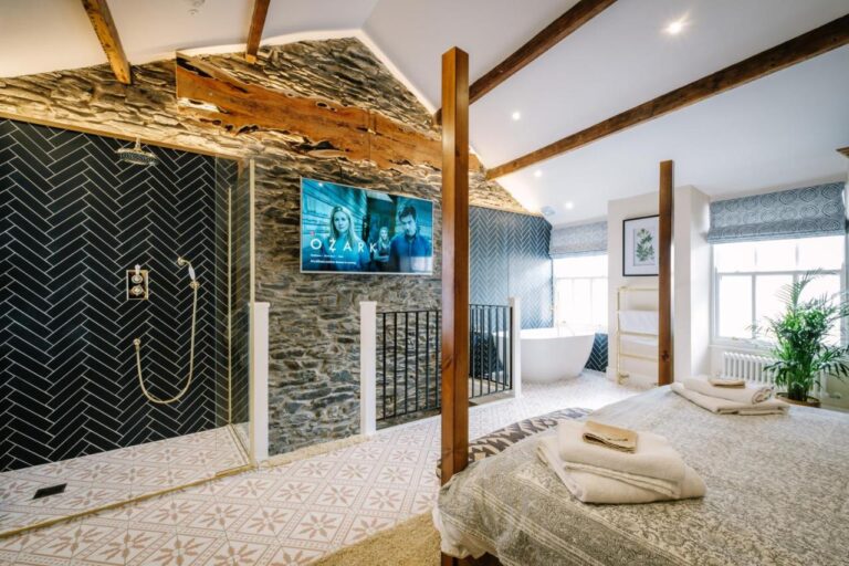 The Den with hot tub in lake district 3