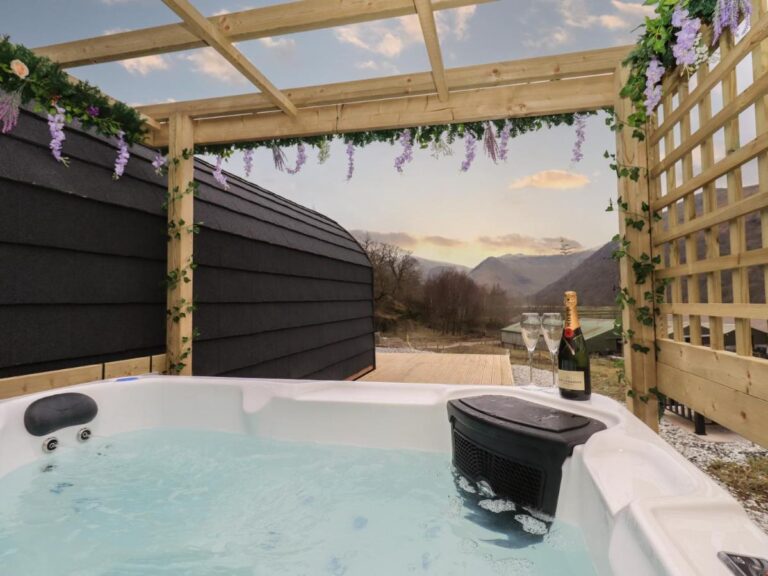 The Stag with a hot tub in lake district