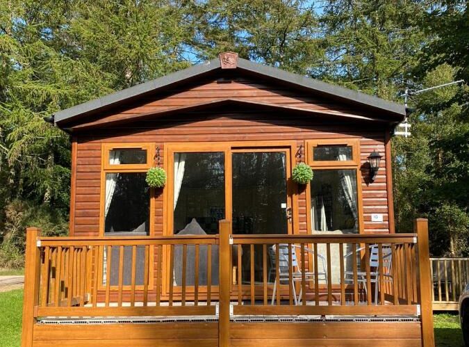 Tranquil Lodge with hot tub in north east england 2 333