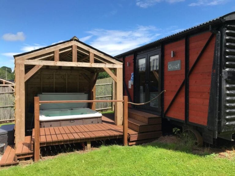Luxury Railway carriage with own private hot tub in brecon