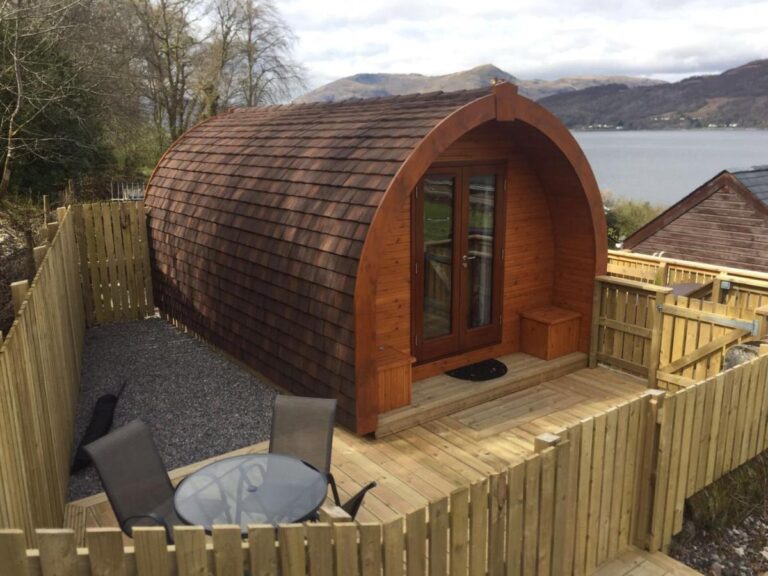 SeaviewPod and hot tub in fort william