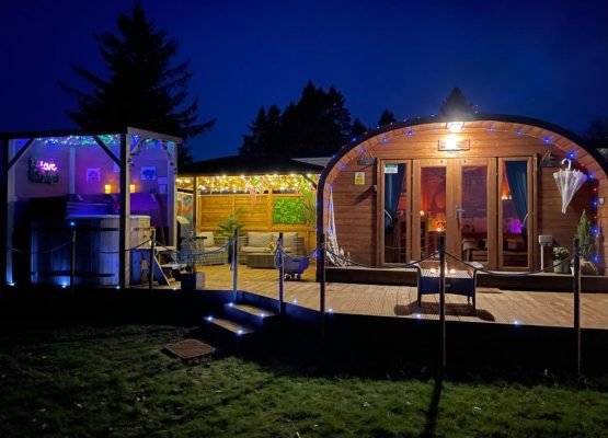 Sunset Glamping Pod with hot tub Loch Lomond