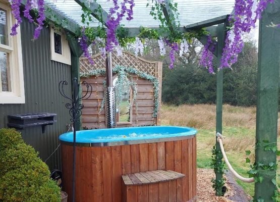 Little Oakhurst with hot tub in north west england 3